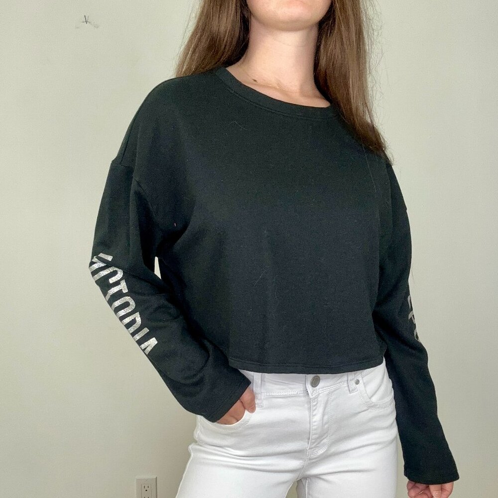 *Victorias Secret Sport Long Sleeve Black Croped Top